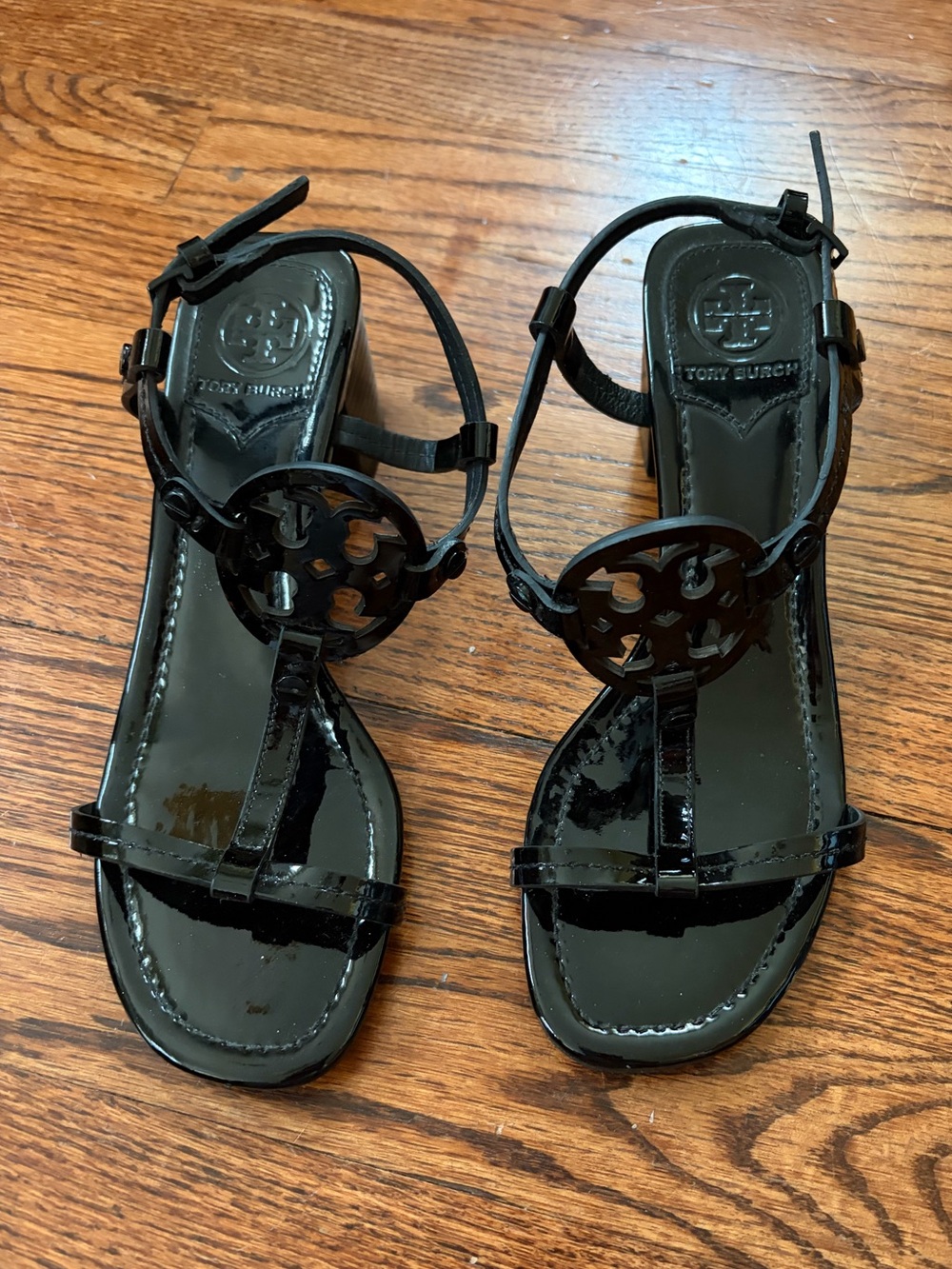 Tory Burch Patent Leather Miller Sandals Black T-strap Block Heel Size 5.5M